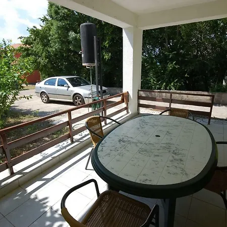 Juric By El-pi Tours Apartament *