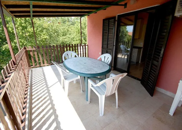 Juric By El-pi Tours Njivice