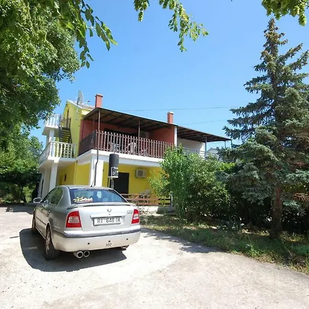 Juric By El-pi Tours 아파트